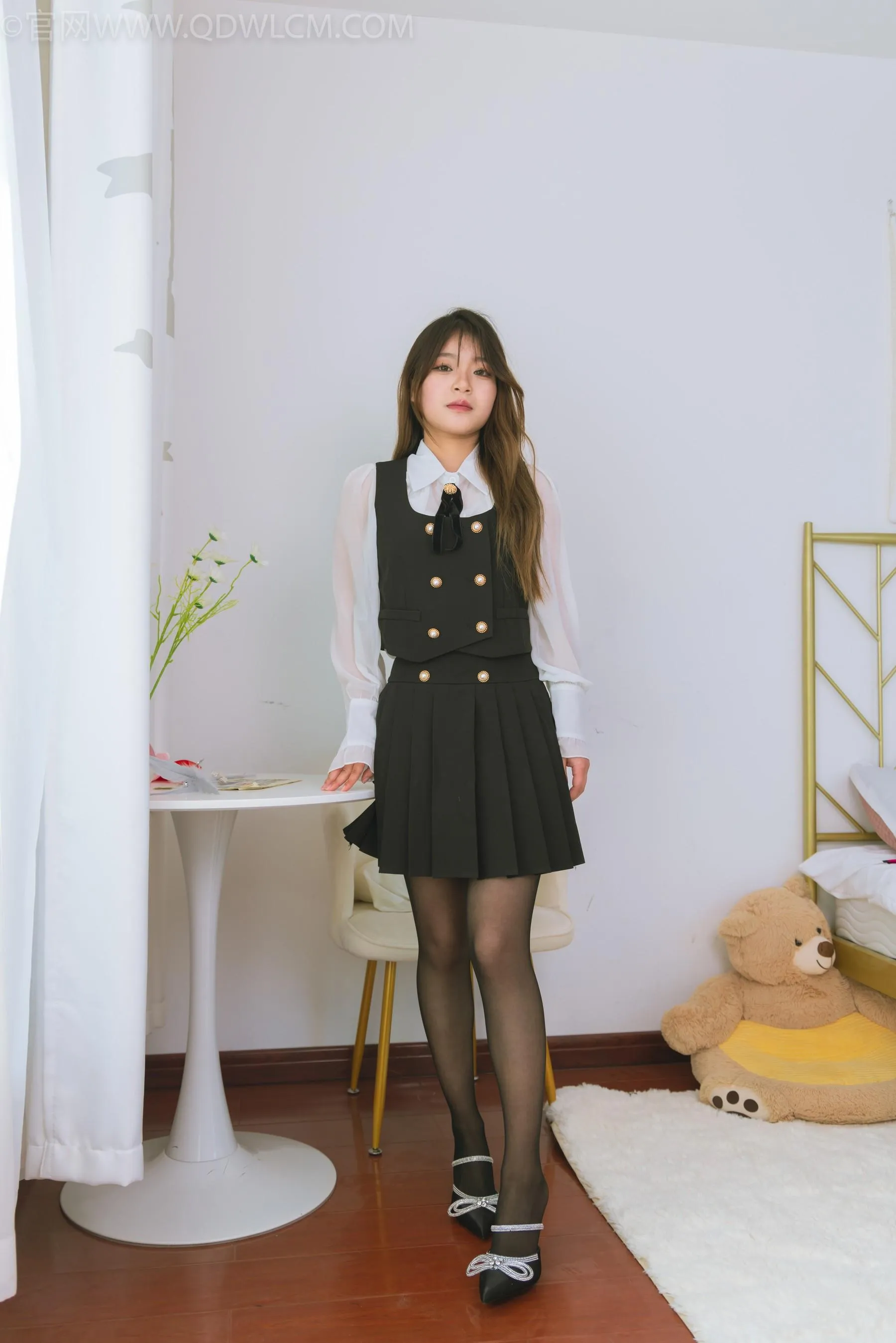 物恋传媒 NO.1517 闪闪-黑白中闪耀 [151P]插图6